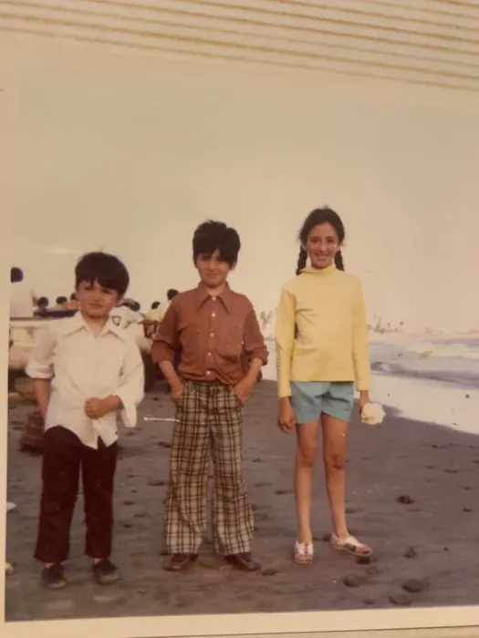 Un día de mar con sus hermanos
