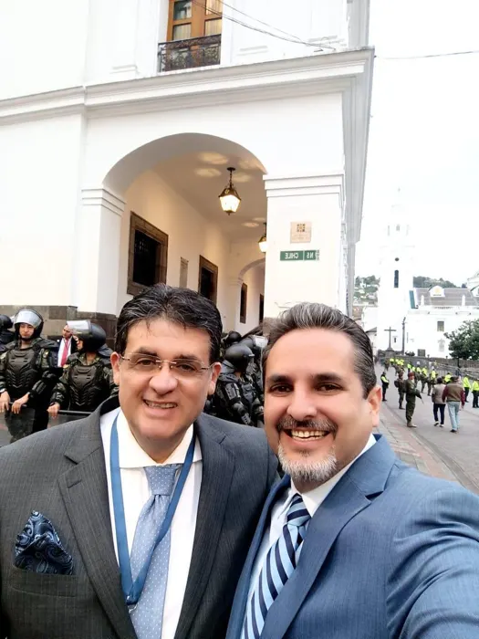 En la Plaza Grande de Quito