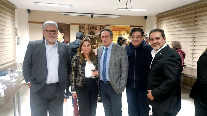 Entre amigos, en un encuentro con la historia